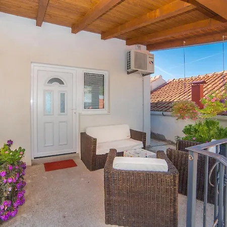 Mira Apartament