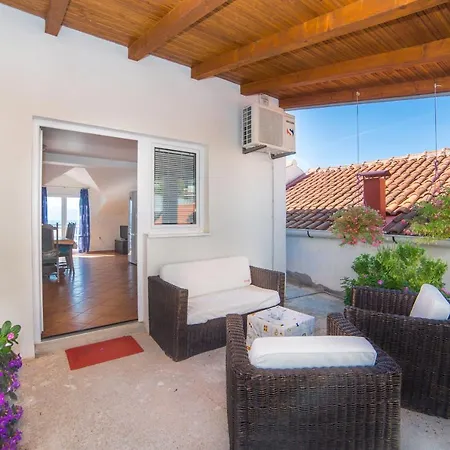 Apartament Mira